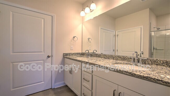 Building Photo - 208 Reynard Trl