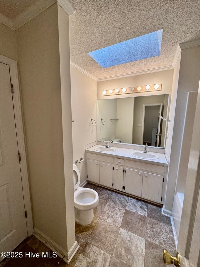 Building Photo - 3930 Sterling Pointe Dr