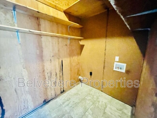 Building Photo - 616 S Holden Rd