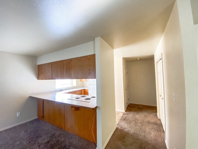 Building Photo - 3025 N Maple Grove Rd