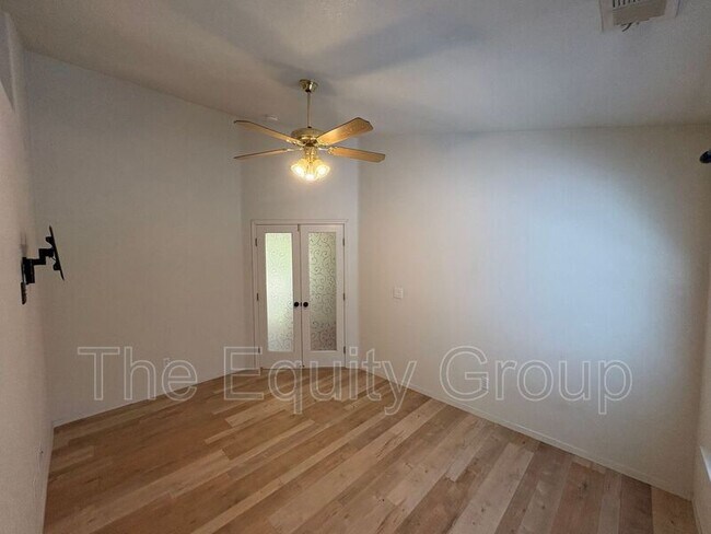 Building Photo - 3524 S Lincoln Ct