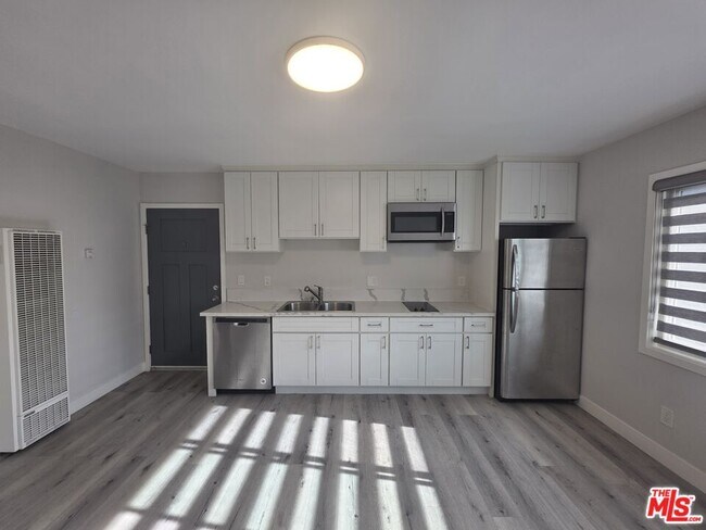 Building Photo - 1505 Cochran Ave