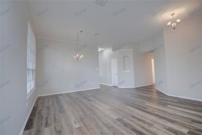 Building Photo - 7297 Chinquapin Dr