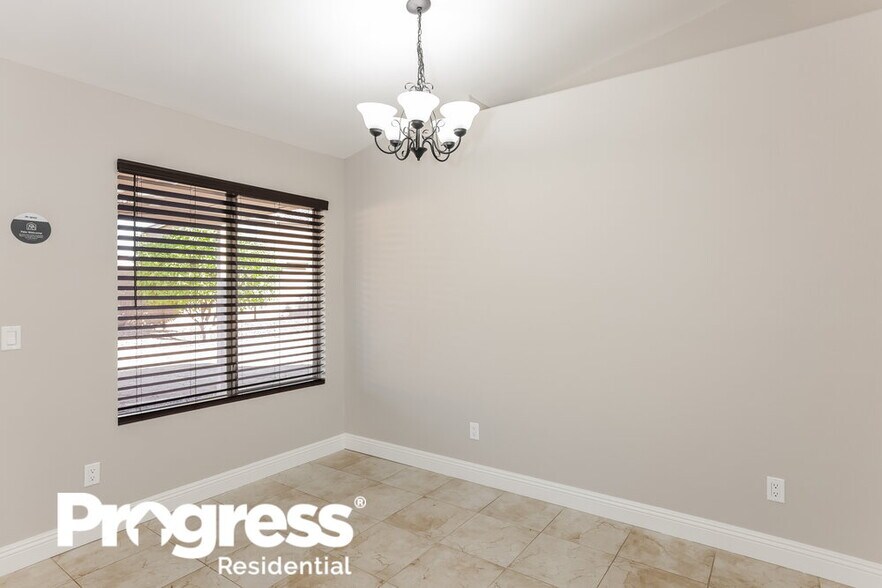 Building Photo - 10842 W Sands Dr