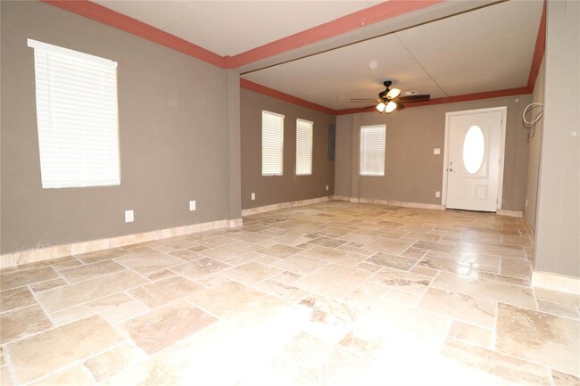 Building Photo - 749 Rosie St