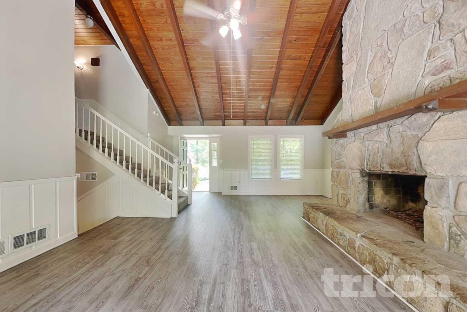 Building Photo - 515 Westbridge Dr