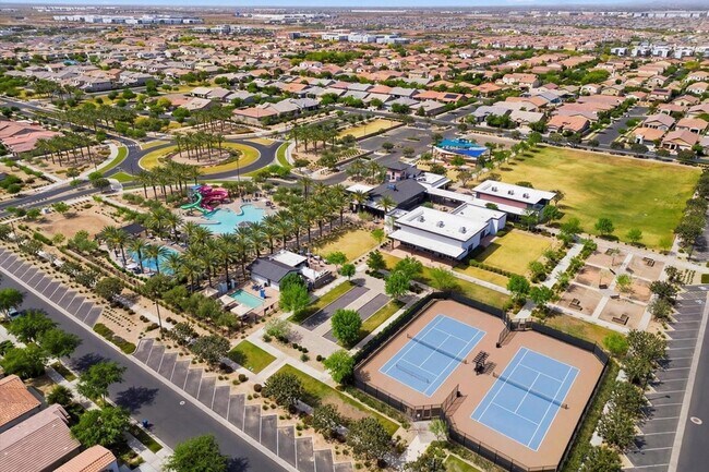 Building Photo - 5935 S Coyote Canyon