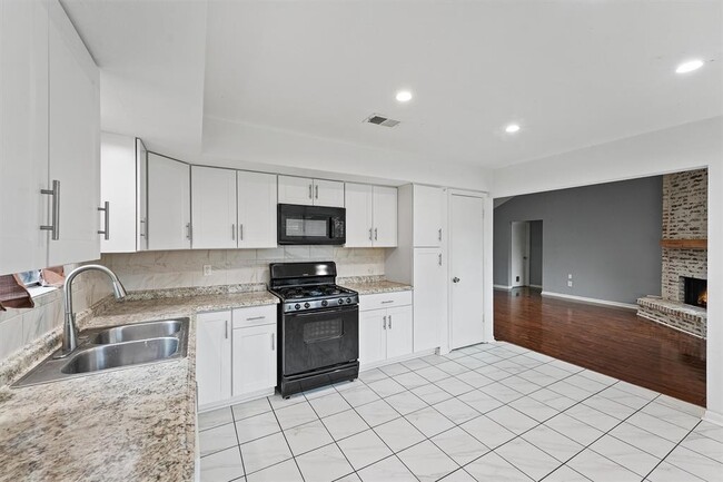 Building Photo - 21518 Greenham Dr