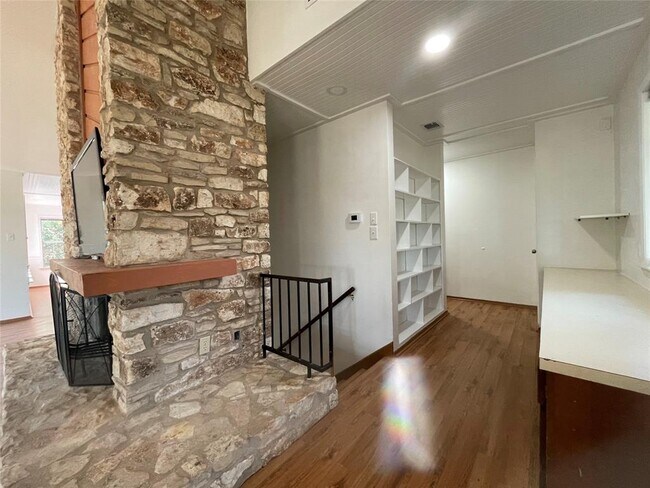 Building Photo - 5802 Longhorn Landing