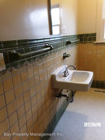 Building Photo - 138 Pine St