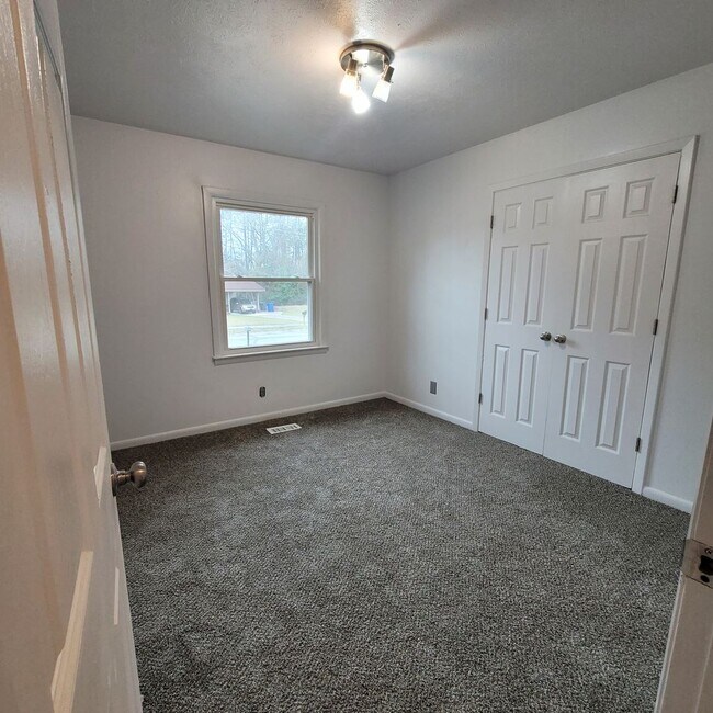 Building Photo - 5349 Silver Pine Dr