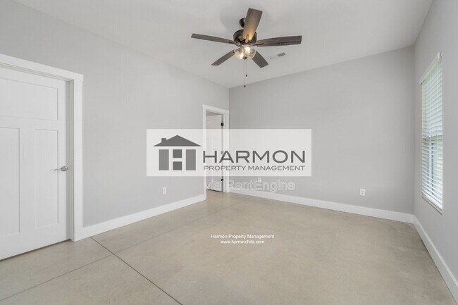 Building Photo - 2160 S Thatcher Ct