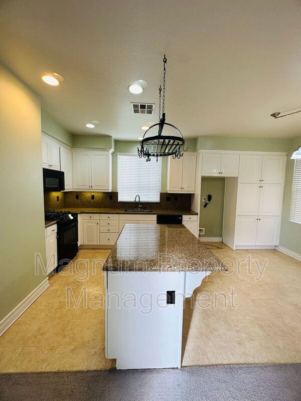 Building Photo - 37168 Galileo Ln