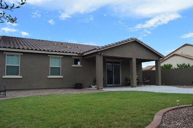 Building Photo - 15728 N 182nd Ln