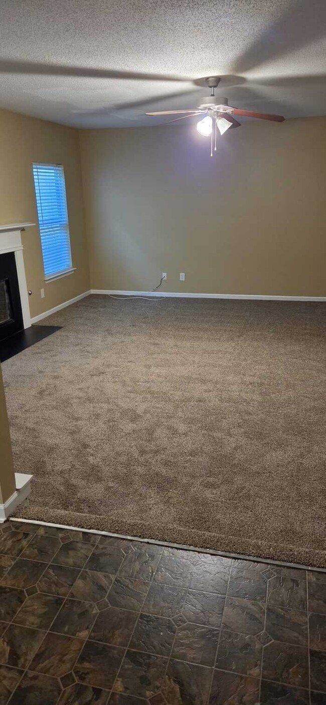 Building Photo - 5 Bedrooms 3baths Home For Rent