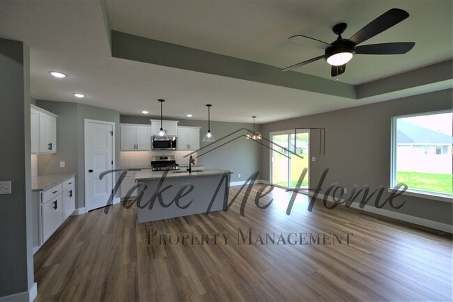 Building Photo - Gorgeous 3 bedroom in Nixa!