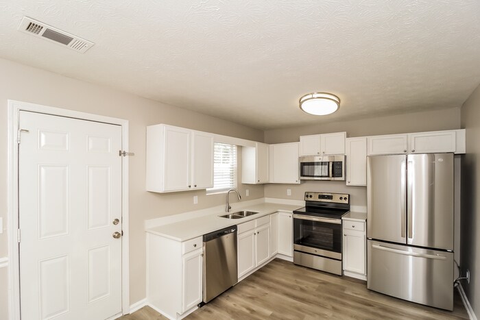 Building Photo - 191 Marsh Glen Dr