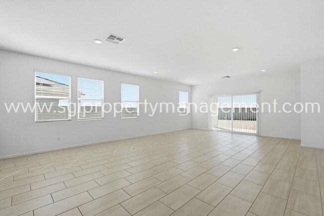 Building Photo - 25489 W Fraktur Rd