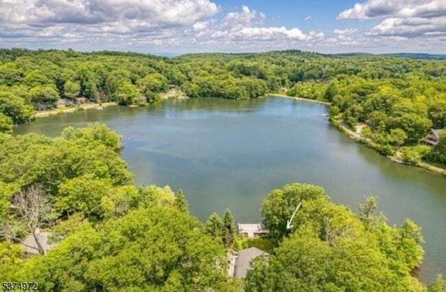 Building Photo - 523 Upper Highland Lakes Dr