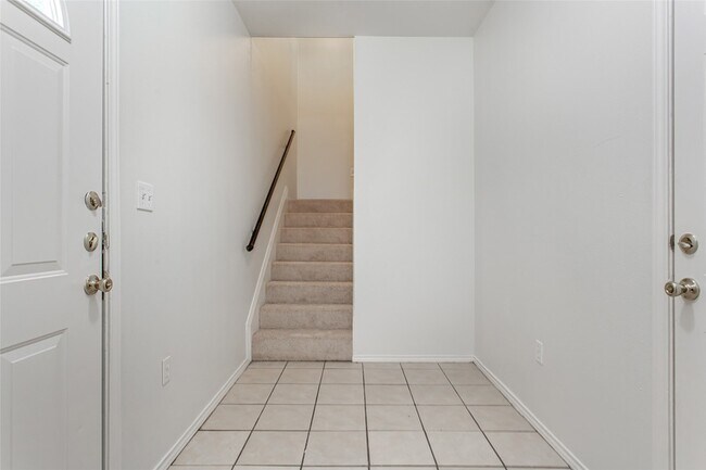 Building Photo - 4713 Virginia Ave