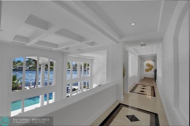 Building Photo - 3311 NE 57th Ct