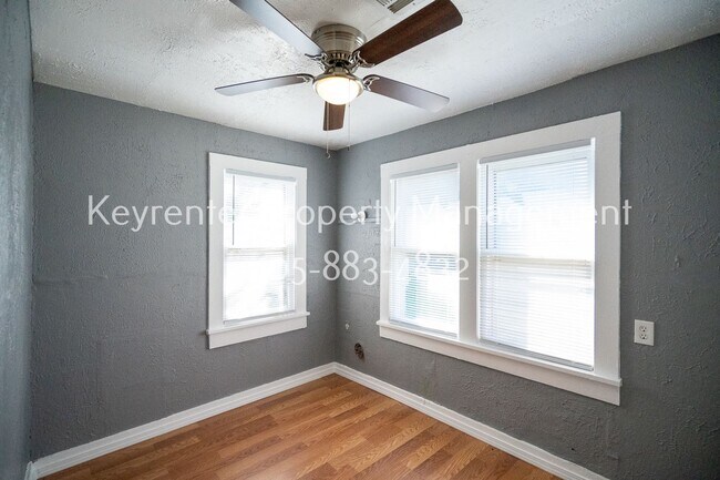 Building Photo - 338 SE 41st St