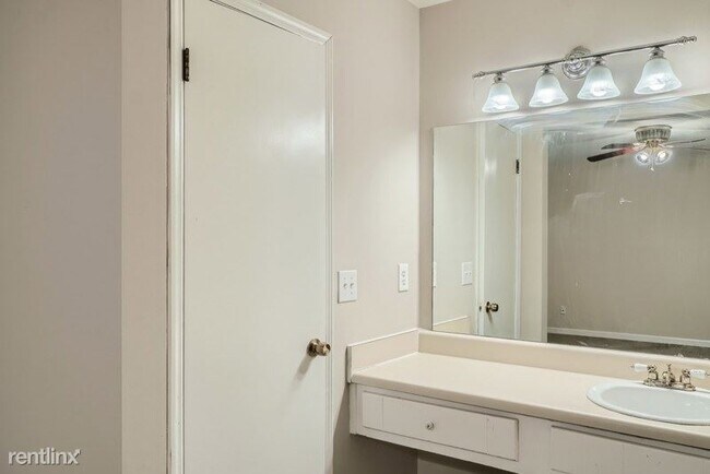Building Photo - 3 br, 2 bath House - 4417 Centennial Trail...