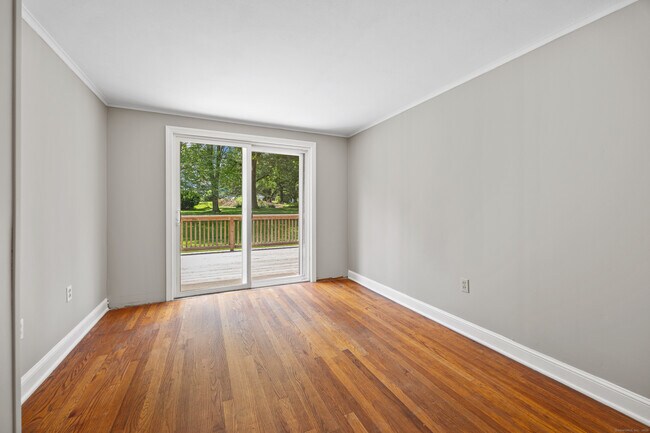 Building Photo - 27 Lathrop Dr