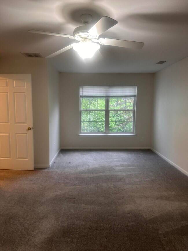 Building Photo - 2822 S Knightsbridge Cir