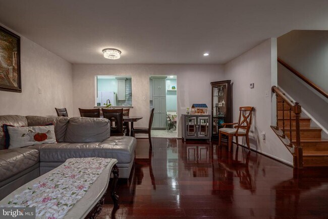 Building Photo - 14624 Monmouth Dr