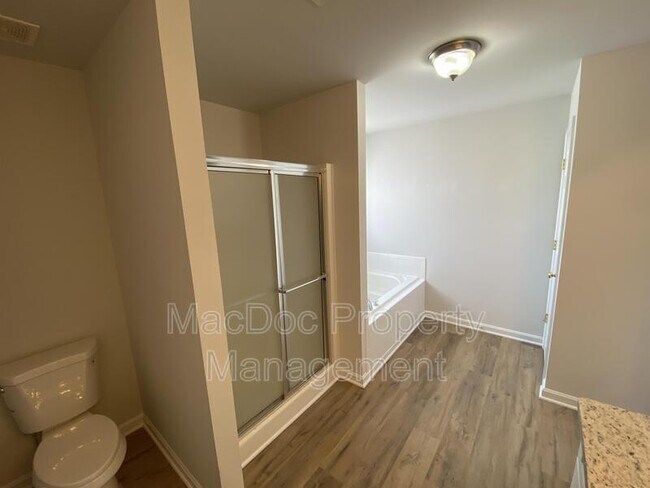 Building Photo - 7218 John Taylor Mews