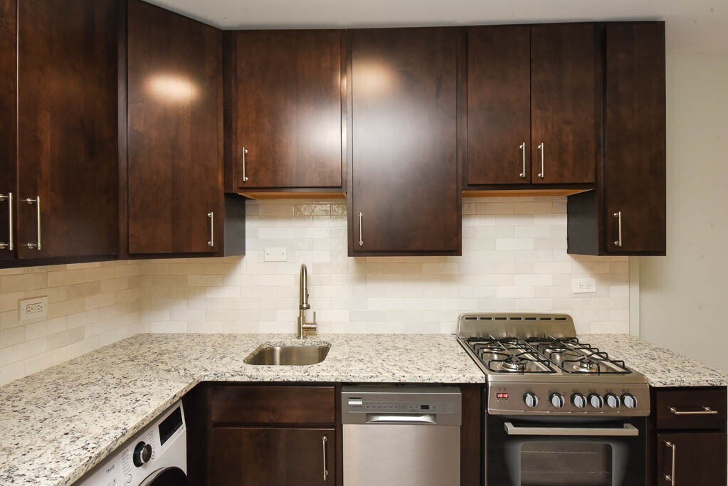 Building Photo - 450 W Barry Ave