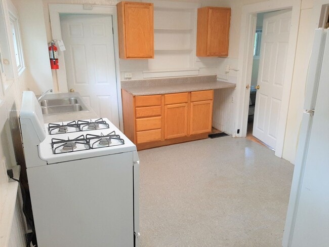 Building Photo - 123 Columbia St