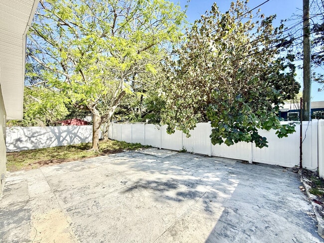 Building Photo - 2712 60th Ave N