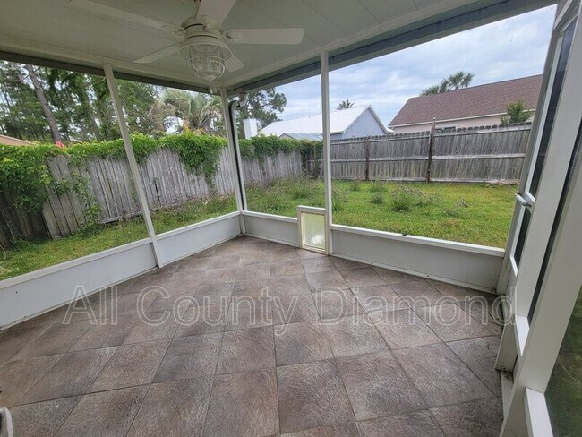 Building Photo - 1609 Vecuna Cir