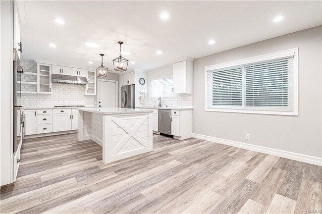 Building Photo - 4580 Hazelnut Ave