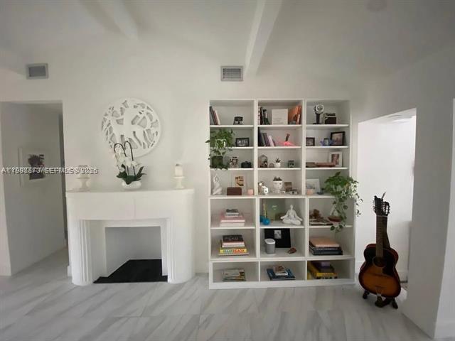 Building Photo - 256 NE 85th St