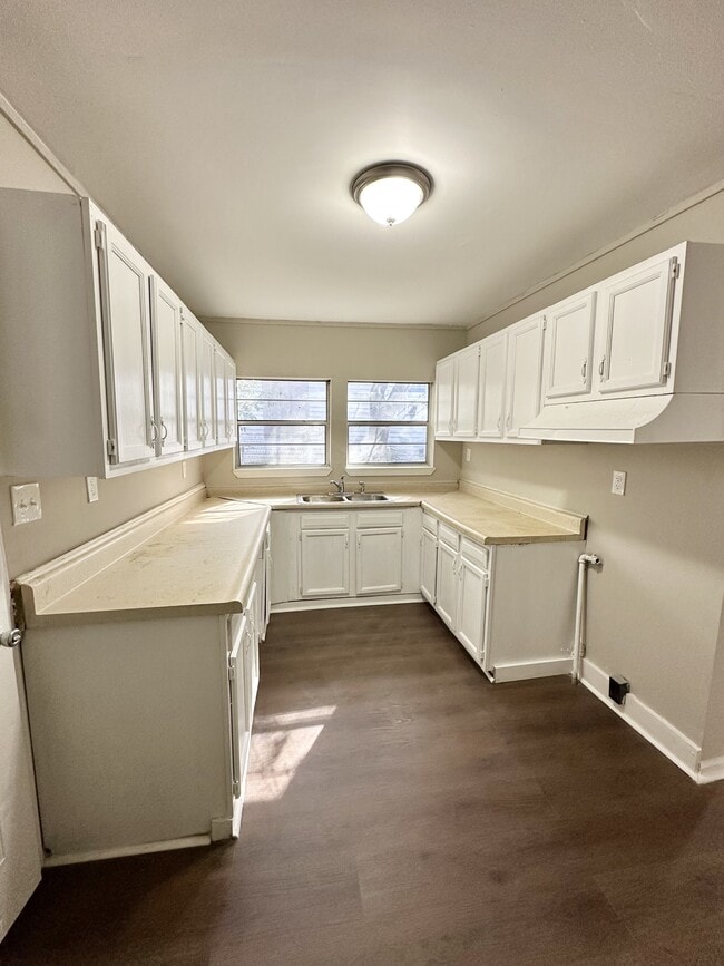 Building Photo - 941 47th Pl N