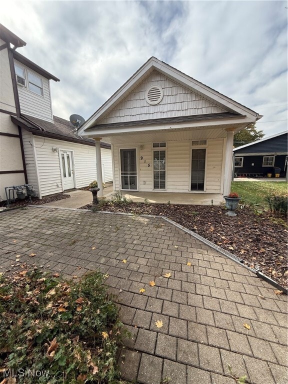 Primary Photo - 915 Main St