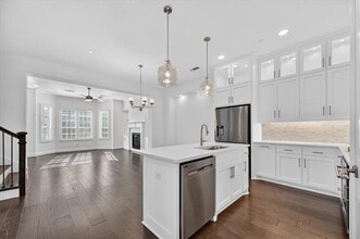 Building Photo - 2201 Southwick Dr