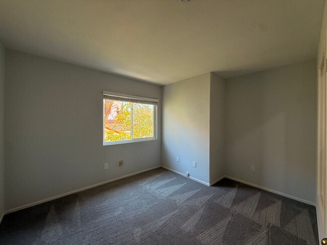 Building Photo - Spacious 4BD/2.5BA Home in Sorrento Valley with Pool, Backyard Patio & 2-Car Garage