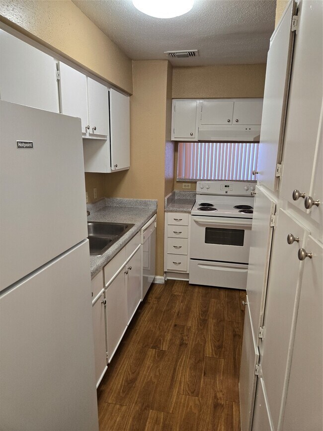 Building Photo - 13210 Old Richmond Rd