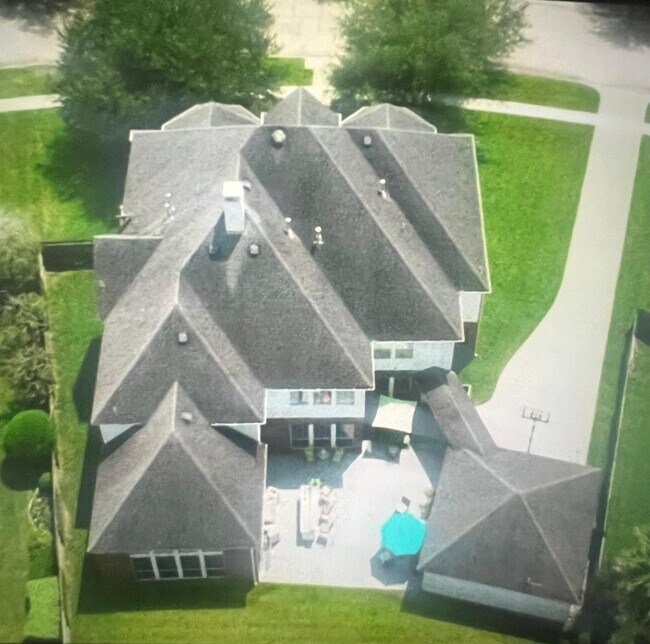 Building Photo - 4114 Fisher Lake Dr