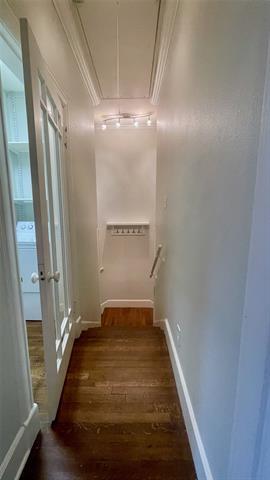 Building Photo - 5347 Lewis St