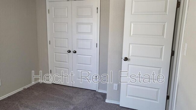 Building Photo - 2440 Ayers Dr