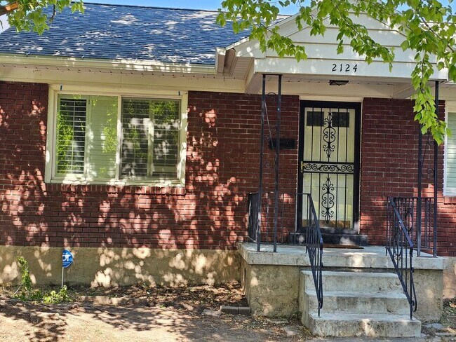 Building Photo - 2124 Texas St