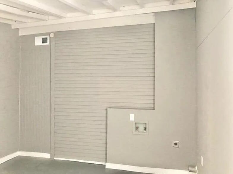 Laundry Room - 3394 Spottswood Ave