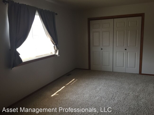 Building Photo - 710-714 Pebble Beach Rd