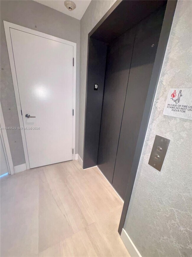 Building Photo - 2900 NE 7th Ave