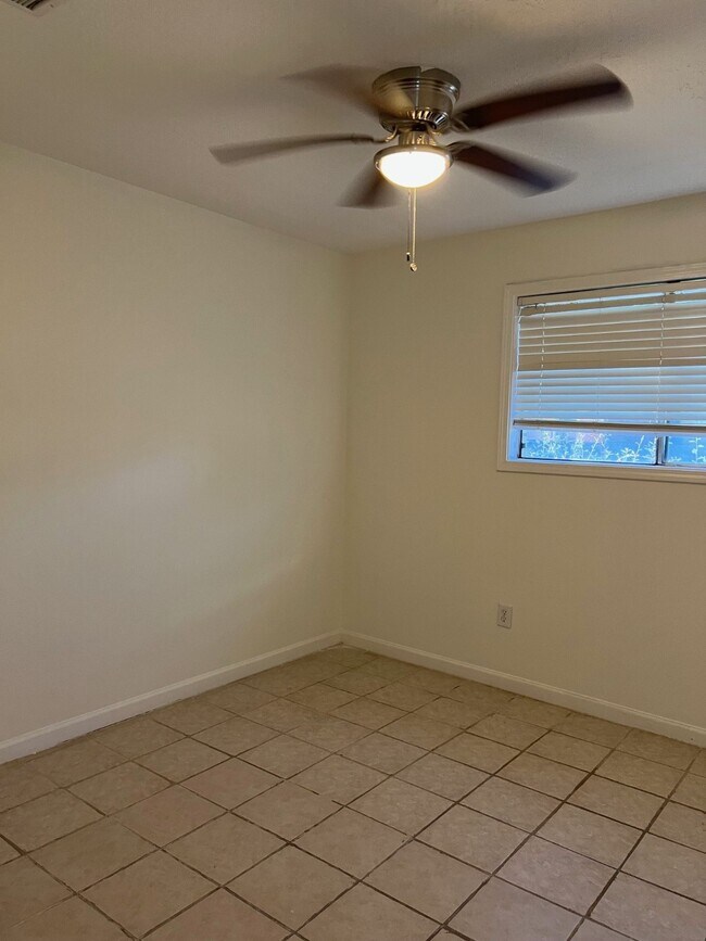 Building Photo - 10134 Kirkglen Dr